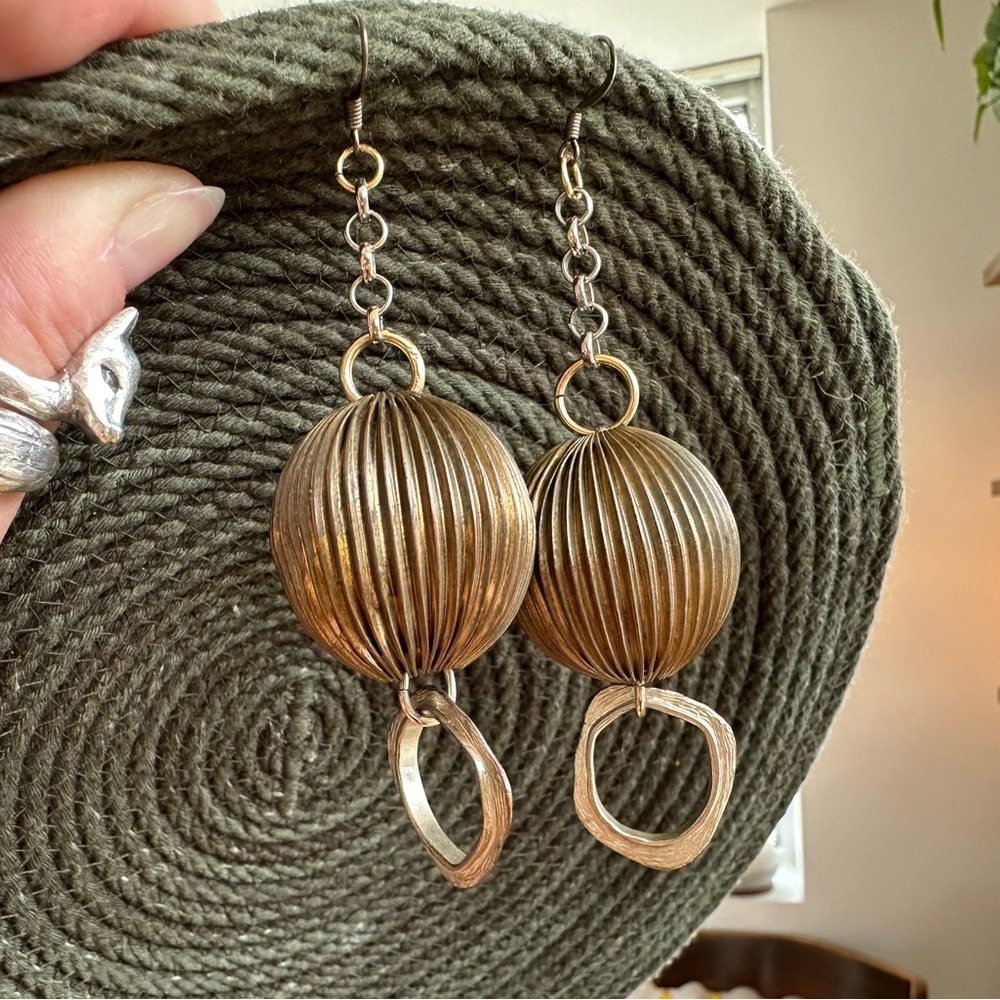 artisan • Gold-Tone Dangle Earrings - Retro Chic Statement Jewelry